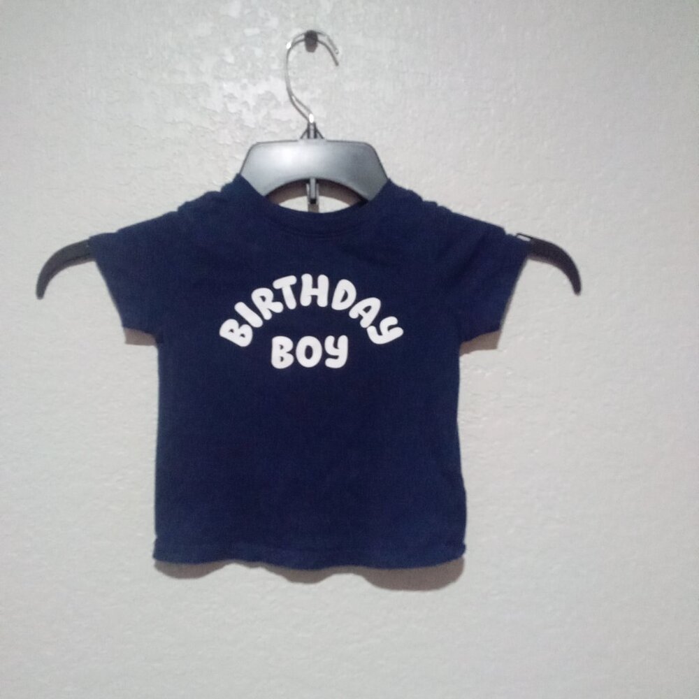Old Navy Short Sleeve Tee... Size "18-24"